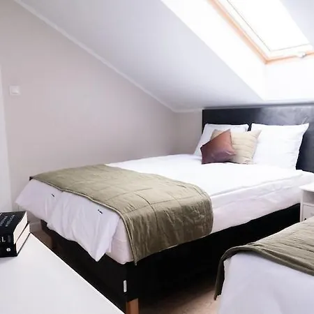 Large, Comfortable For 6 People